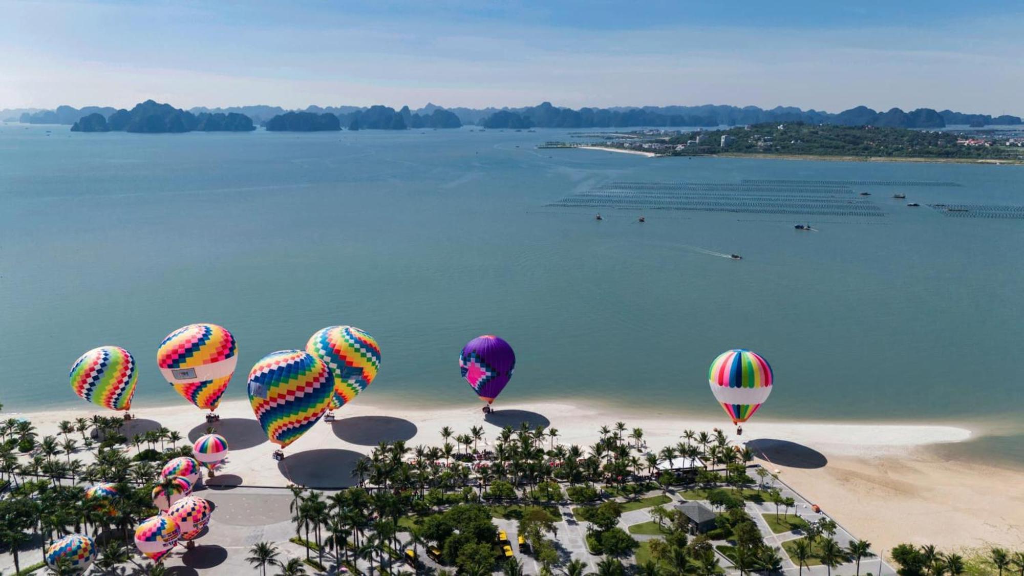 A La Carte Ha Long Apartment By The Beach Ngoại thất bức ảnh